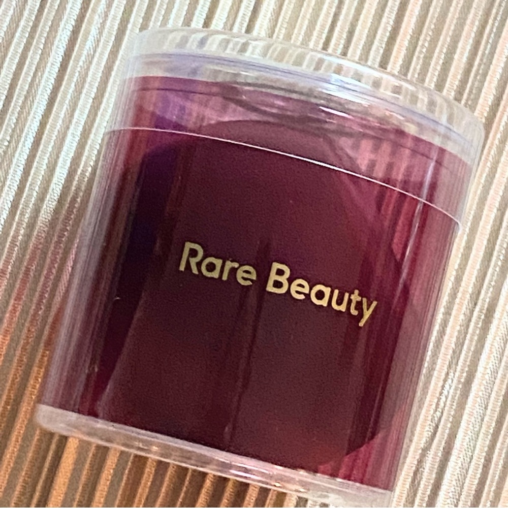 Rare Beauty Soft Touch Makeup Blending Sponge